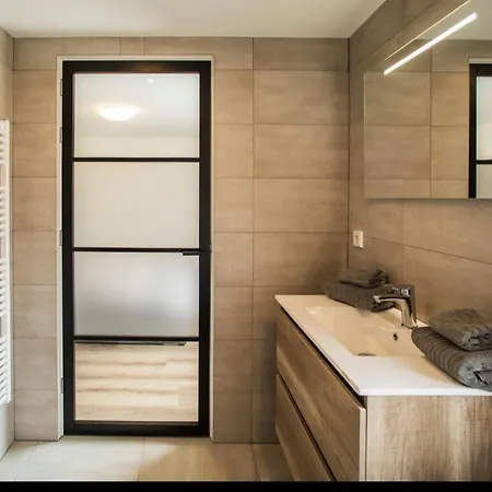 Excellent Apartment *